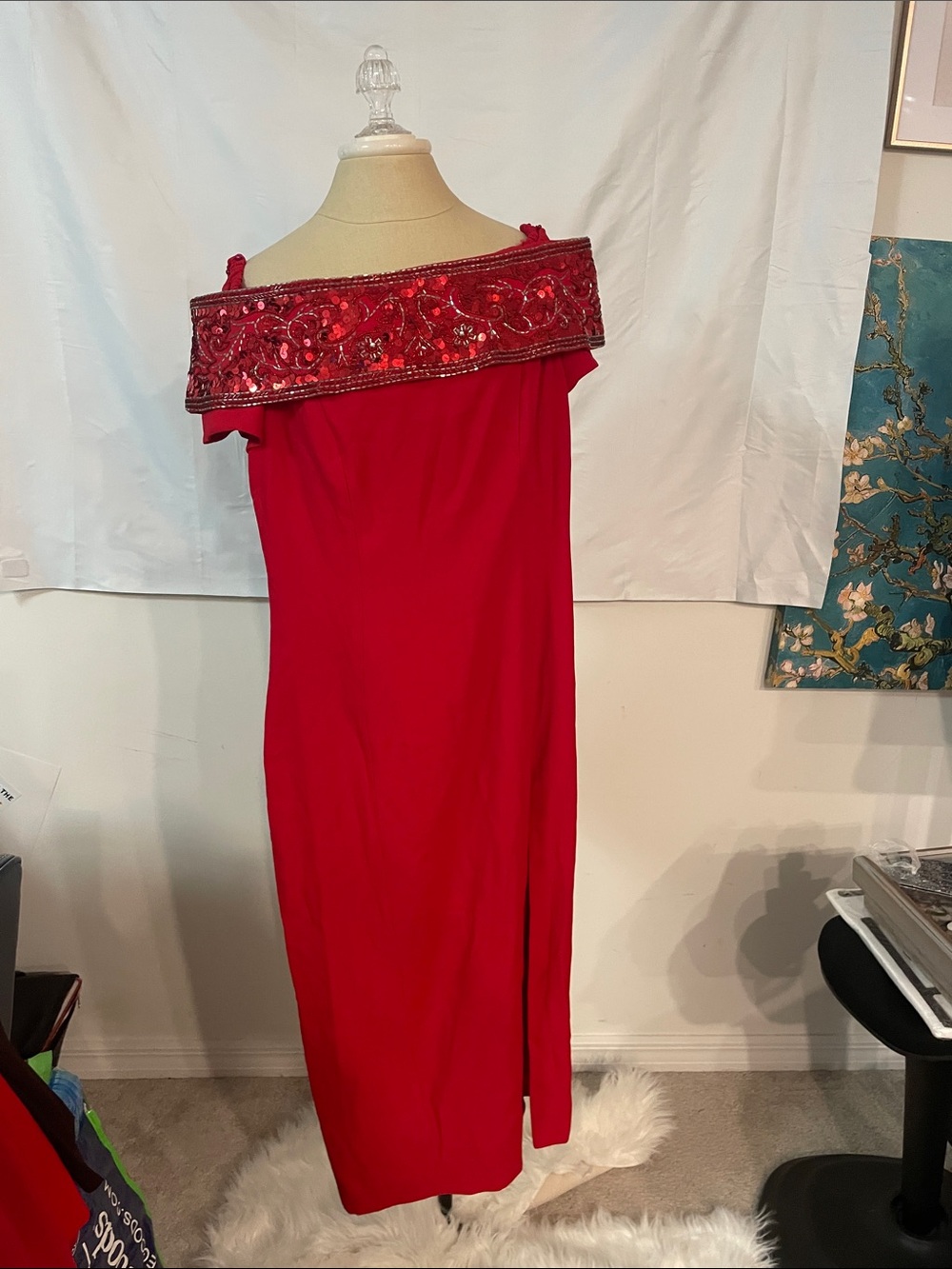 Elegant One-Shoulder Red Evening Gown with Beaded Off-Shoulder Detail